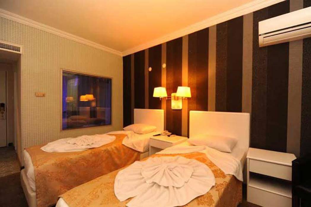 มารา พาเลซ โฮเต็ล Hotel เฟทิเย ภายนอก รูปภาพ